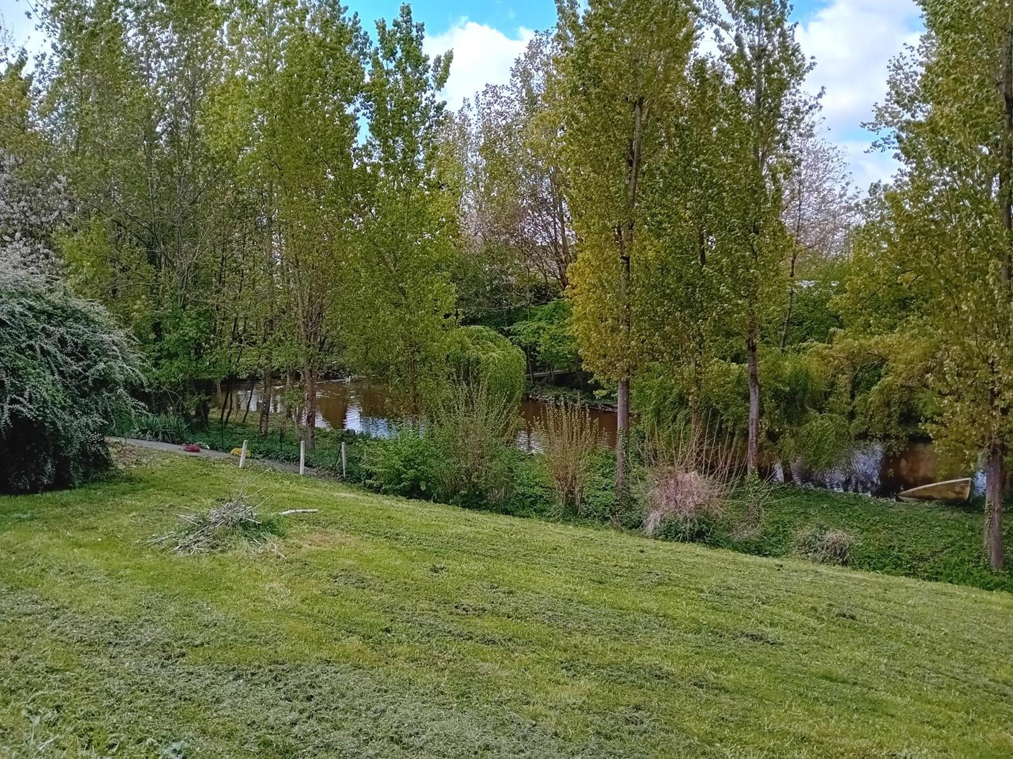 Maison Au Coeur De La Nature Cerisy-la-Foret Exterior foto
